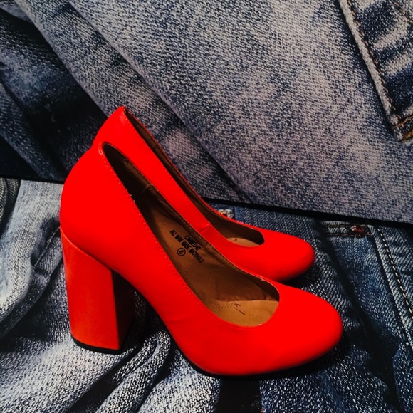 Bright Chunky Orange Heels - Picture 4 of 4